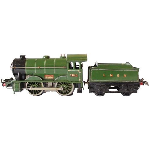 404 - Hornby. O gauge electric 20v 0-4-0 locomotive and tender LNER green No.1368 good in reproduction box... 