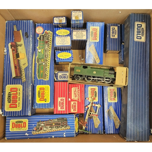 504 - Range of Hornby Dublo OO Gauge locomotives and wagons good plus in good boxes some better with BR Lu... 