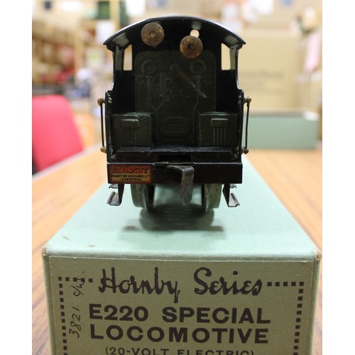 403 - Hornby. O gauge clockwork No.2 Special 4-4-0 'County of Bedford' locomotive and tender GWR green No ... 