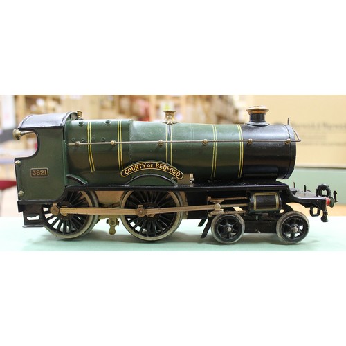 403 - Hornby. O gauge clockwork No.2 Special 4-4-0 'County of Bedford' locomotive and tender GWR green No ... 