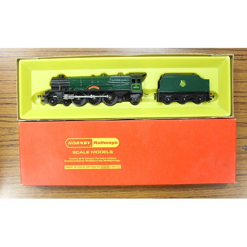 507 - Hornby. Collection with boxed OO gauge Triang including steam locomotive with tenders (6), steam (1)... 