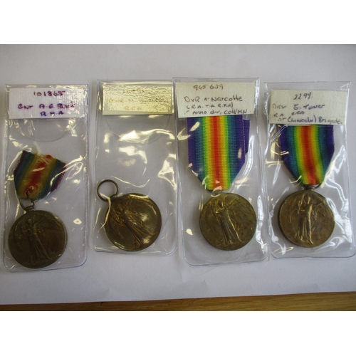 17 - WW1 Royal Artillery collection with:
1914-15 Stars to 1319 Dvr C. Fletcher R.F.A., 82518 A.Bmbr F.W.... 