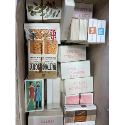 34 - Collection in cigarette packets and loose including ranges from Brooke Bond, Hornimans, Players, Sen... 