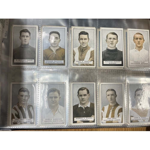 9 - Collection in 9 albums and plastic sleeves including complete sets Gallaher Famous Footballers, Play... 