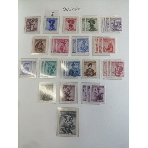 200 - Austria. 1945-95 UM coln in 3 Borek printed, hingeless albums, incl 1945 Graz set to 80pf (VOB certi... 