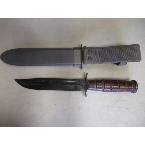 130 - U.S. Navy Mk 2 Ka-Bar fighting knife and scabbard, ricasso stamped Camillus N.Y. and U.S.N./Mark2, N... 