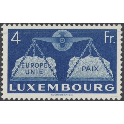 228 - Luxembourg. An early to modern, mint and used coln in 2 Lighthouse stockbooks, with useful dupl. of ... 