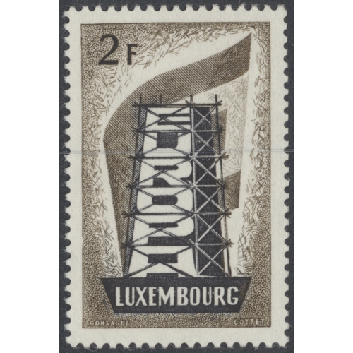 228 - Luxembourg. An early to modern, mint and used coln in 2 Lighthouse stockbooks, with useful dupl. of ... 