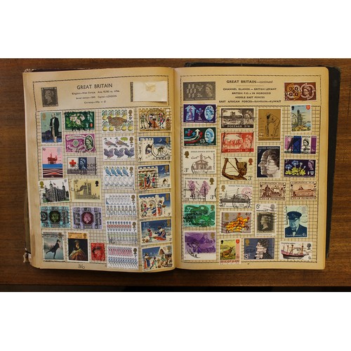 126 - World misc early to modern M/U coln in approx. 12 albums and loose incl GB, with FDCs from 1967 with... 