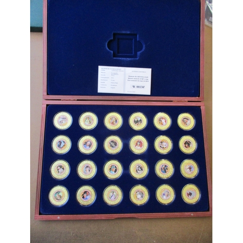 904 - Collection of plated/coloured commemoratives with wooden boxed sets 