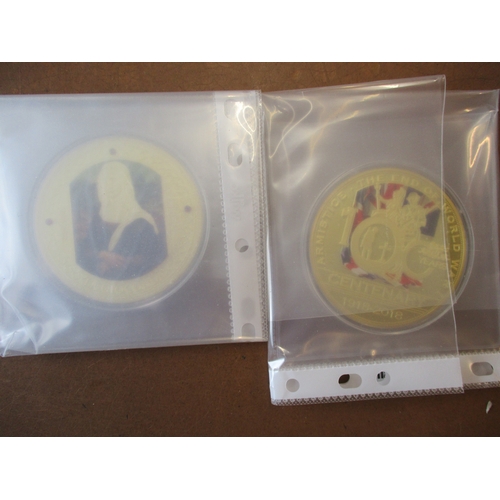 904 - Collection of plated/coloured commemoratives with wooden boxed sets 