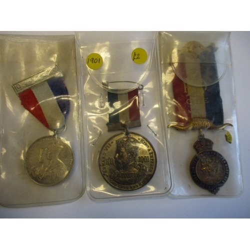 905 - Range including masonic, RAOB, royal events, visits, sweetheart badges, tin badges etc , in mixed co... 