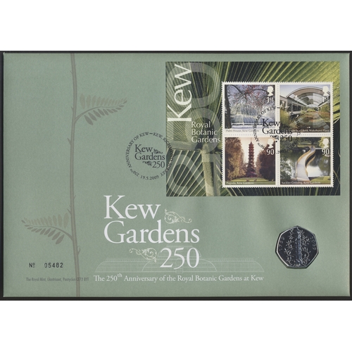 926 - 2009 Kew Gardens 250th anniversary cover with 50p Kew Gardens uncirculated inset. (See photo) (R)