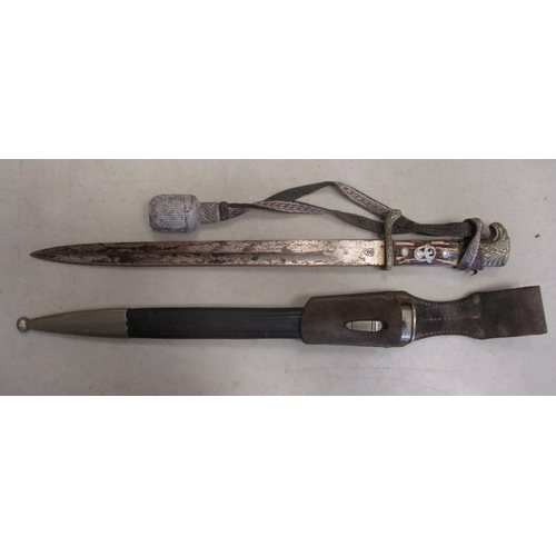 95 - Third Reich Police dagger and scabbard, ricasso stamped Clemen & Jung/Solingen, other side Z within ... 