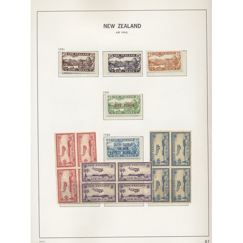 189 - New Zealand. QV-QEII M/U coln in 5 albums, incl 1855-62 large star Chalons to 1/- U, 1855-62 no wmk ... 