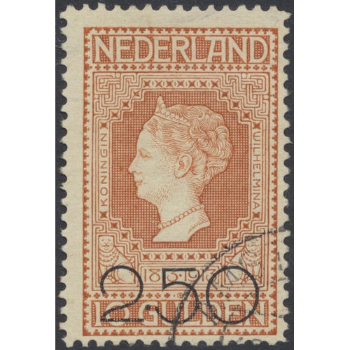 167 - Netherlands. Superb and very highly catalogued mint and used collection of Netherlands and Cols in 7... 