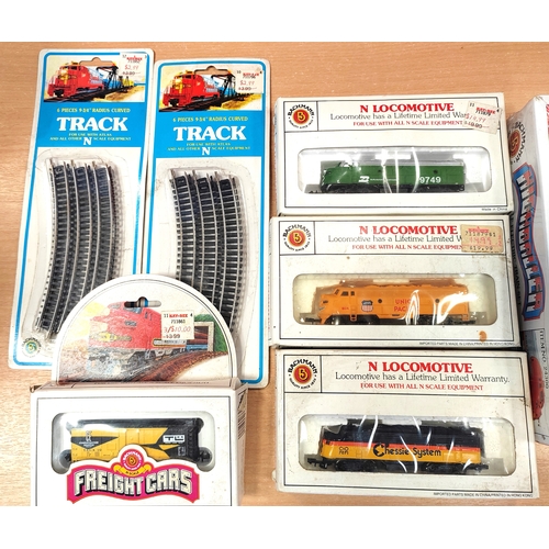 405 - Bachmann. Range mint in good to very good boxes with No.24300, No.61550 (3), No.73661 and sealed tra... 