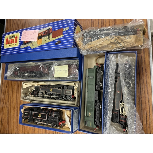 512 - Hornby Dublo. Collection of locomotives in reproduction boxes including steam locomotive tender Duch... 