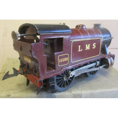 392 - Hornby. No.1 Special 0-4-0T 15500 LMS maroon locomotive, near excellent in good plus box. Also inclu... 