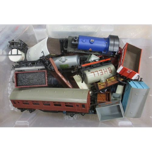 398 - N Gauge unboxed collection of mainly coaches and wagons, few locos, generally good plus to excellent... 