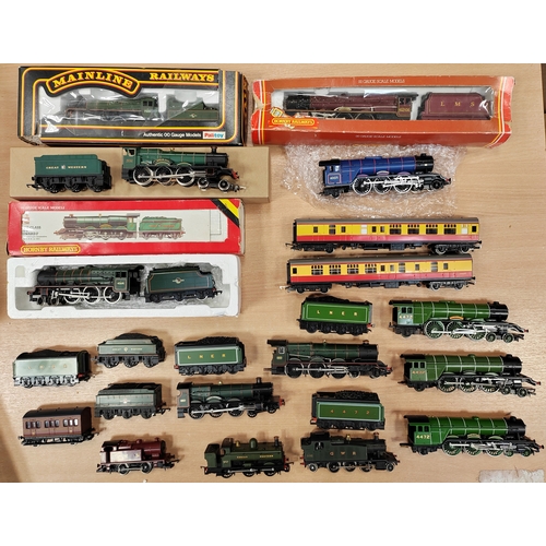 441 - Collection of boxed and unboxed locomotives, tenders, coaches, wagons etc. generally excellent to mi... 