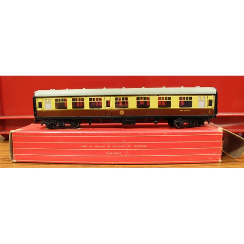 461 - Collection of OO gauge coaches with Airfix (6), Hornby Dublo (5), Lima (13) and Mainline (13) genera... 