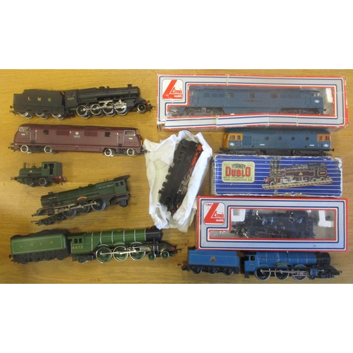 466 - Collection of OO gauge locomotives, coaches and wagons, vast majority unboxed in good to very good c... 