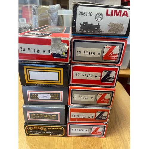 472 - Collection of OO gauge tank locomotives with Dapol (3), Lima (7) and Mainline coach (1) generally ex... 