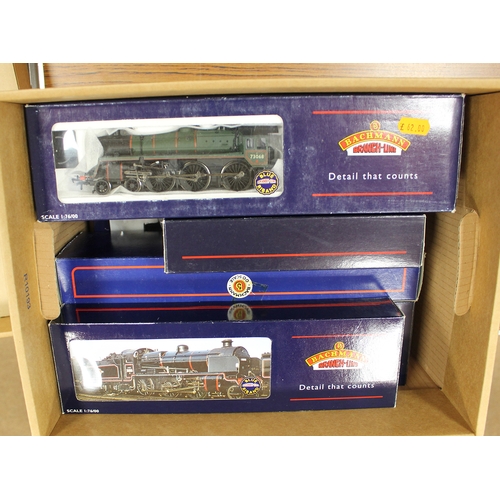 487 - Bachmann. Collection of OO gauge locomotives including steam with tender DCC ready 76053 2-6-0 N 329... 