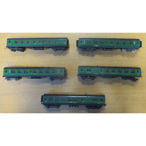 502 - Exley Misc. OO gauge Southern Railways unboxed 5-Car EMU, generally good plus, with motorised coach ... 