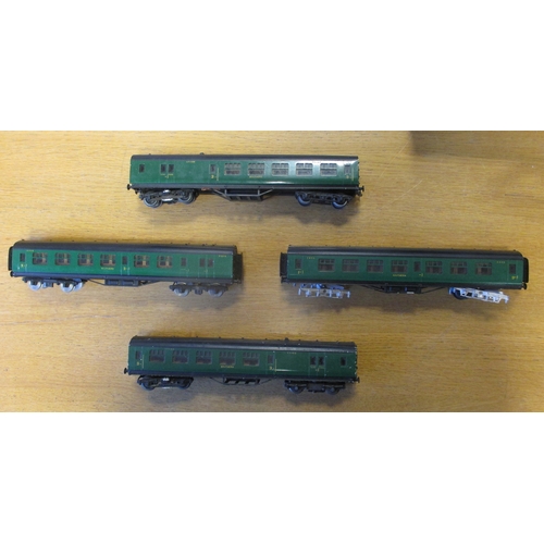 Exley Misc. OO gauge Southern Railways unboxed 4-Car EMU, generally ...