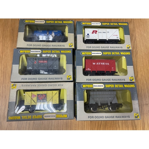 572 - Wrenn. Collection of boxed OO gauge wagons including Milk Wagons 6-wheeled 'Milk Marketing Board' No... 