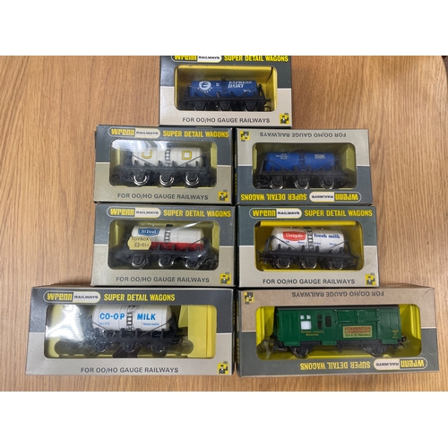 573 - Wrenn. Collection of boxed OO gauge wagons including Milk Wagons 'Express Dairies' No W5095, United ... 