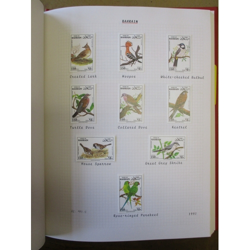 118 - Birds. Nicely presented range of modern M/U world issues depicting birds in 13 albums, organised by ... 