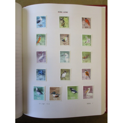 118 - Birds. Nicely presented range of modern M/U world issues depicting birds in 13 albums, organised by ... 