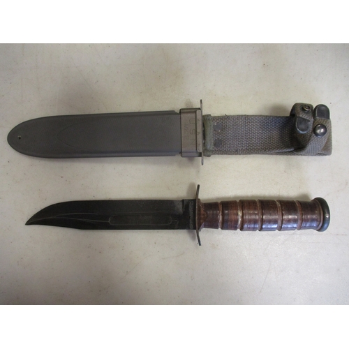 206 - U.S. Navy Mk 2 Ka-Bar fighting knife and scabbard, ricasso stamped Camillus N.Y. and U.S.N./Mark2, N... 