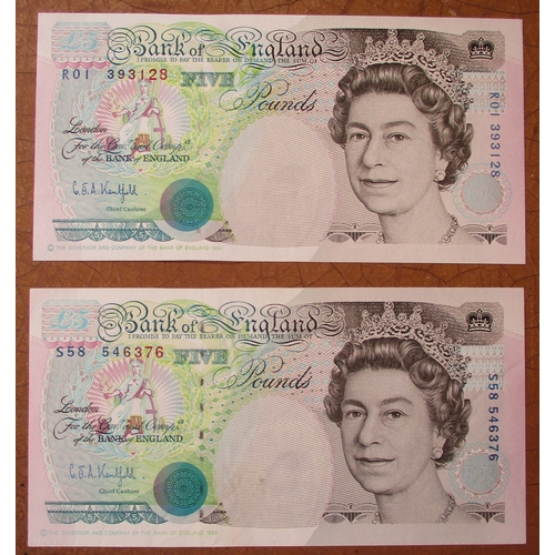 399 - G.E.A. Kentfield. £5 uncirculated range with R01 first run, S58, T75 and U46, W18 999978 extremely f... 