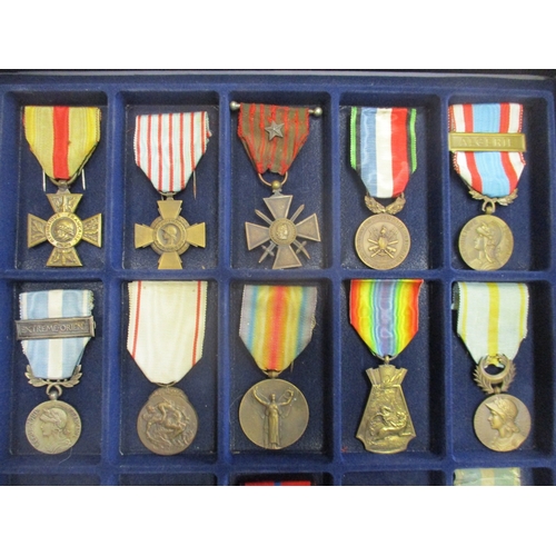 124 - France. Medal collection in 3 trays including FNPG POW, Arras Stretcher Bearers, Lyon SBM Red Cross,... 