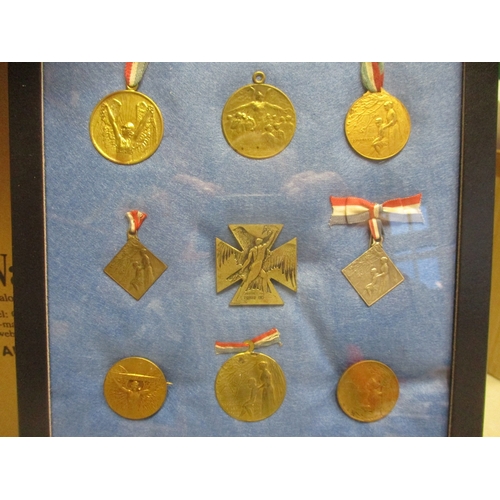 126 - France. Patriotic medal and badge collection presented in 4 trays, with Lalique (15) including Soldi... 