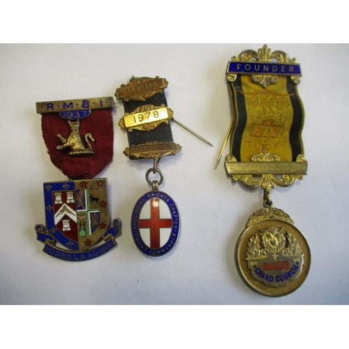 147 - Collection of Masonic, RAOB, Unions and similar jewels and badges including Michel British Columbia ... 