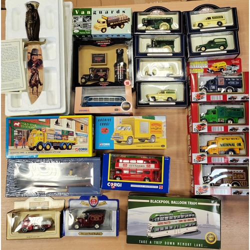 189 - Collection of cars, buses, vans, tanks etc. generally mint in mostly very good to excellent boxes wi... 