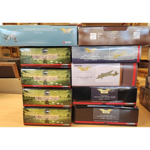 207 - Collection of mostly military aircraft with scales of 1:144 and 1:72 mint in generally good to very ... 