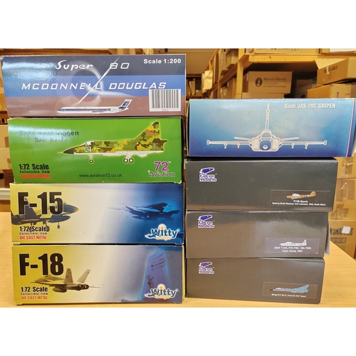 207 - Collection of mostly military aircraft with scales of 1:144 and 1:72 mint in generally good to very ... 