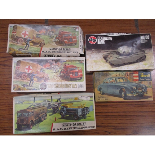 229 - Collection including Cameo, Cararama, Classico, Corgi, Dinky, EFE, Fina, Teamsters, Kits, Matchbox, ... 