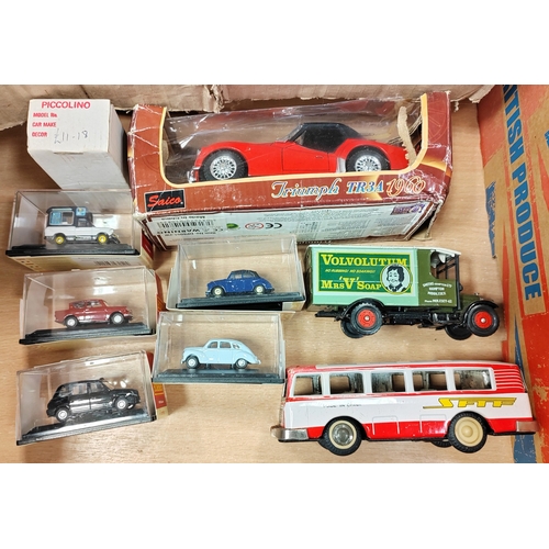 232 - Collection of cars, vans, buses, trucks etc. generally good to very good with Corgi, Dinky, Lledo, W... 