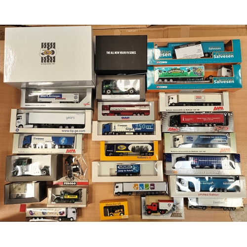 236 - Collection of trucks mint in very good to excellent boxes of various sizes with AutoModelle, Corgi, ... 