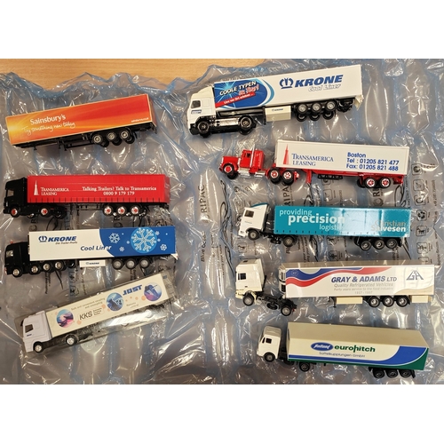 236 - Collection of trucks mint in very good to excellent boxes of various sizes with AutoModelle, Corgi, ... 