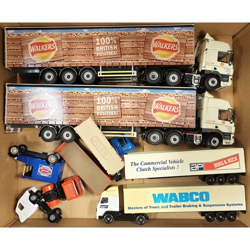 236 - Collection of trucks mint in very good to excellent boxes of various sizes with AutoModelle, Corgi, ... 