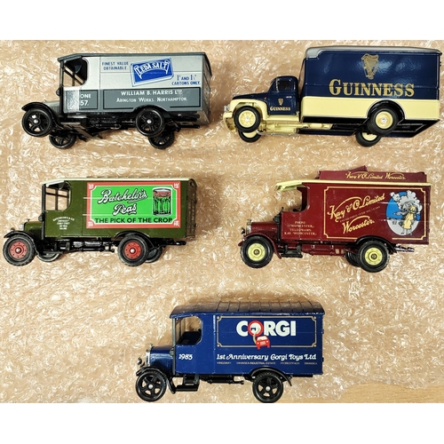 254 - Collection of buses, vans and trailers generally mint in mostly fair to very good boxes with Atlas E... 