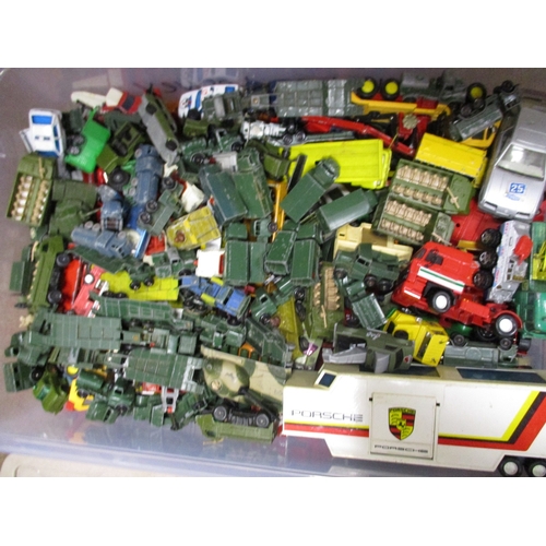 337 - Matchbox. Unboxed collection including military, service vehicles, sports cars etc generally good to... 